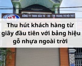 Thu hút khách hàng từ giây đầu tiên với bảng hiệu gỗ nhựa ngoài trời 