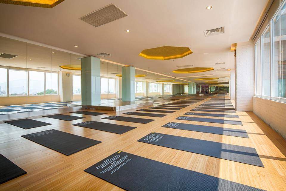 thi công sàn gỗ trung tâm yoga bình dương